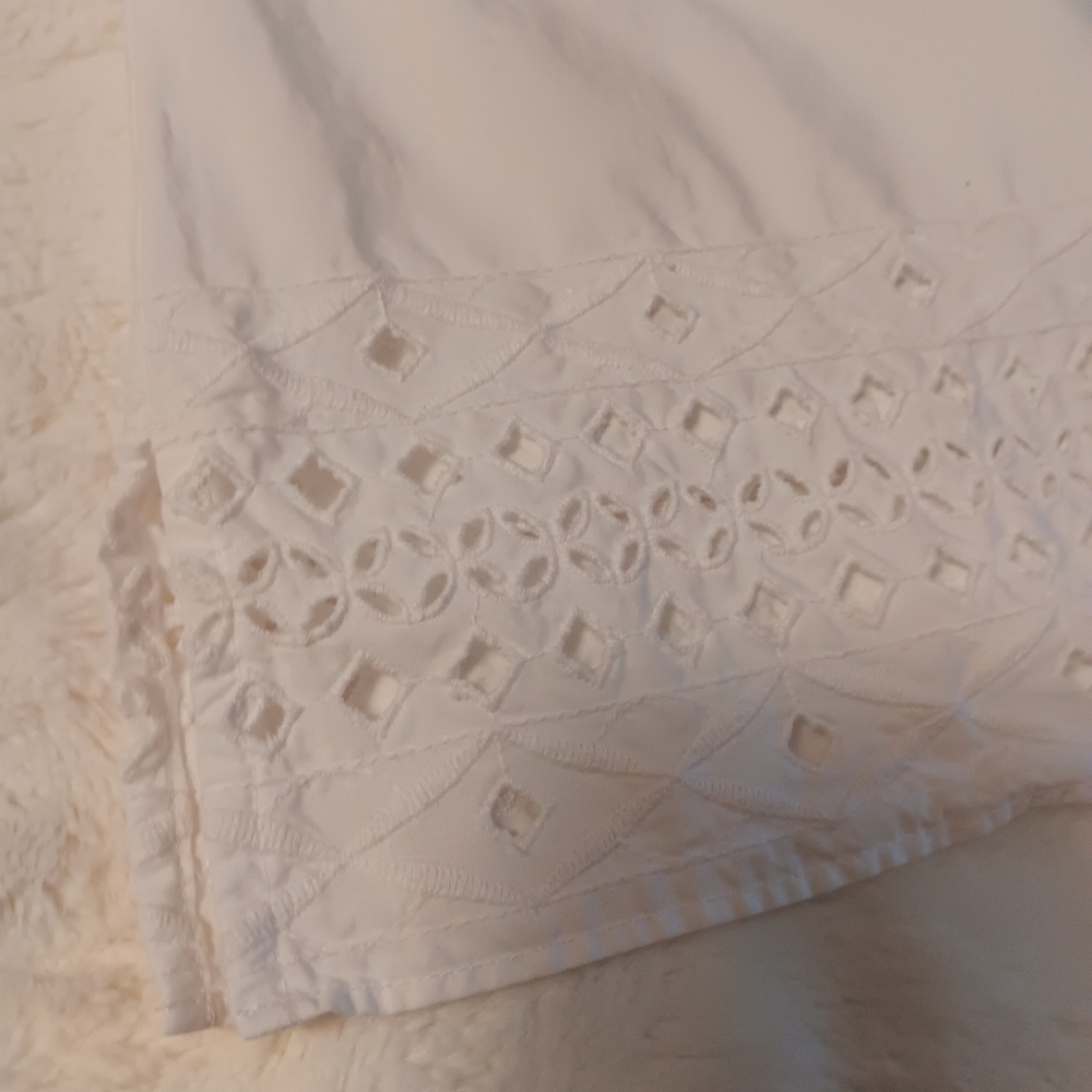 Talbots Crisp White Cotton Top With V-Neck Bow Sleeve & Cutout Lace Hem Coastal - Picture 6 of 9